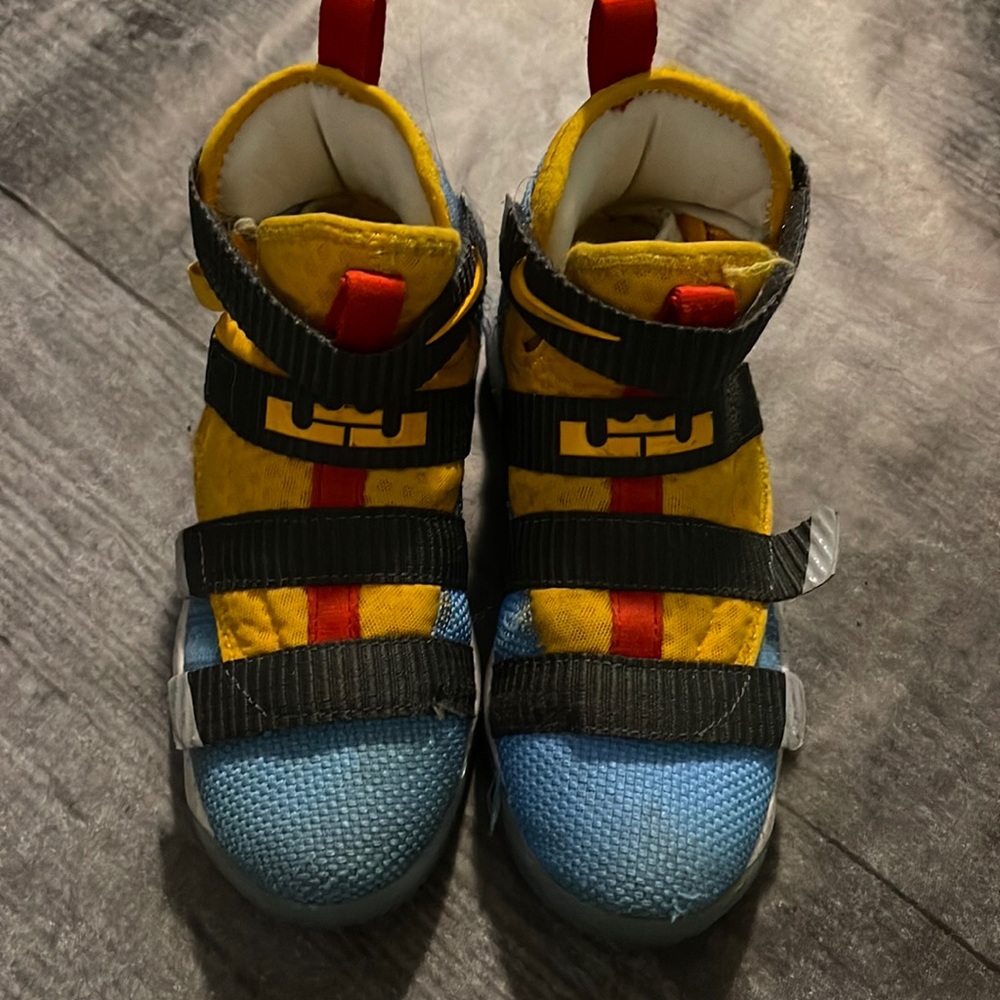 Nike king James 👀if I’m wrong correct me hahaha